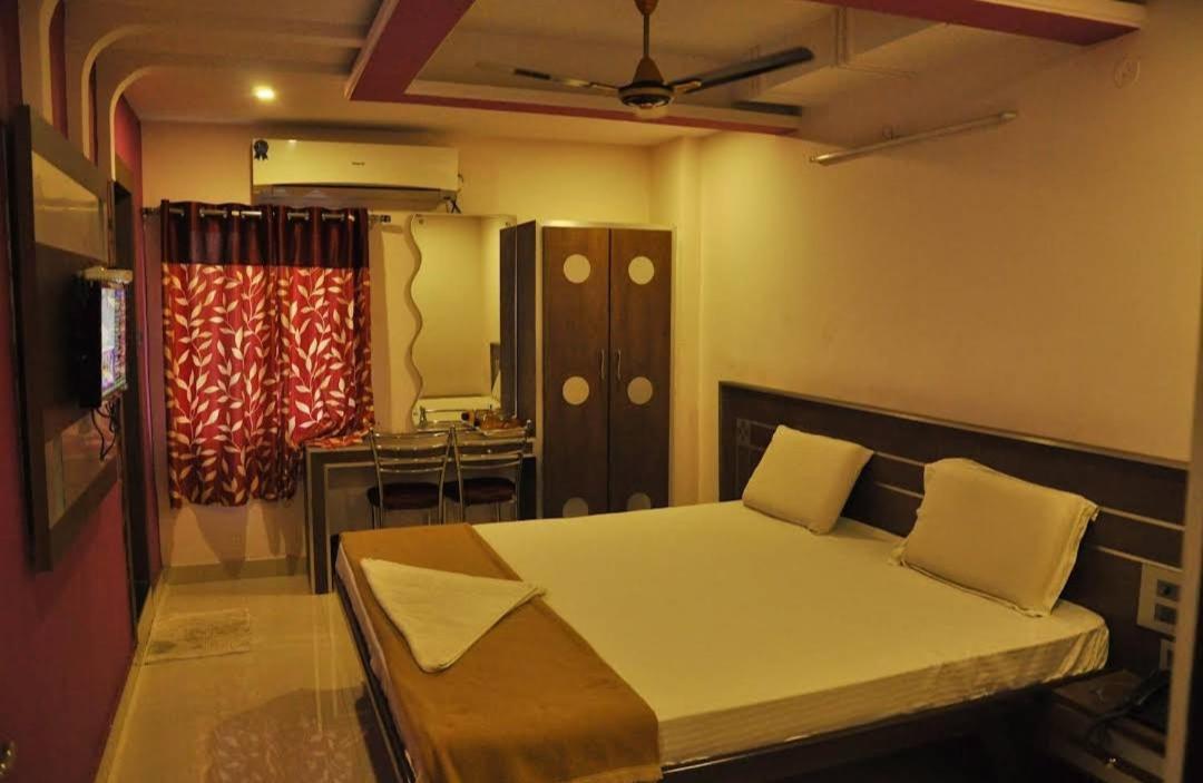 Padmavathi Family Guest House Visakhapatnam Exterior photo